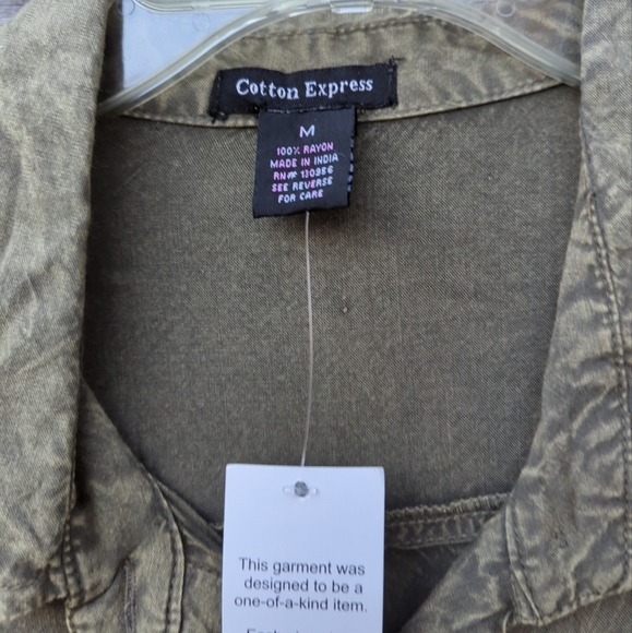 🆕Cotton Express Stone Wash Womens L. Sleeve Or Roll Tab Button Down Shirt Med - Picture 6 of 8